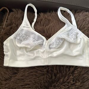 Sears White Lace Underwire Bra Intimates